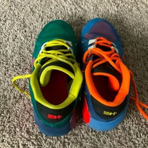 nike zoom freaks- Giannis Antetokounmpo basketball shoes